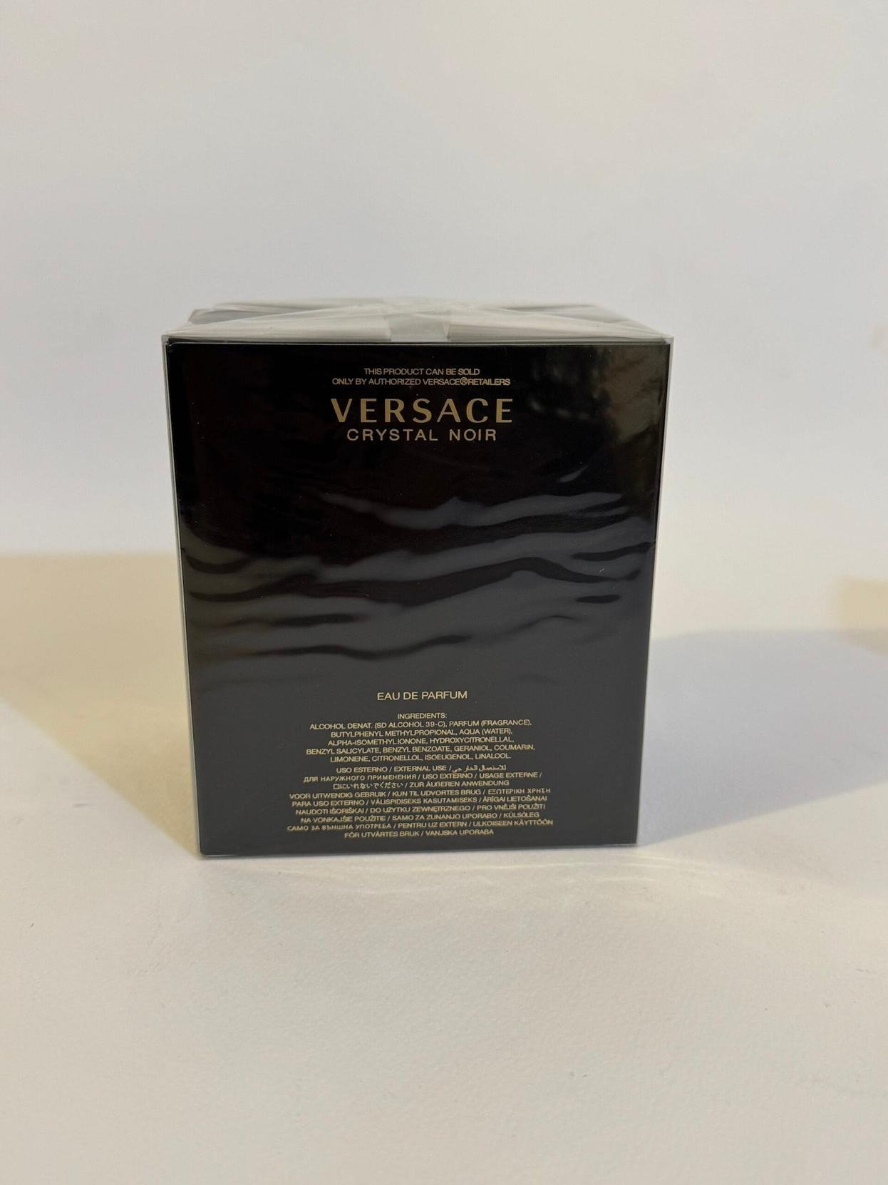 عطر فيرساتشي كريستال نوار النسائي - الصورة 3